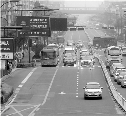 早晚高峰,以前那么多的车都去哪 中国人民政治