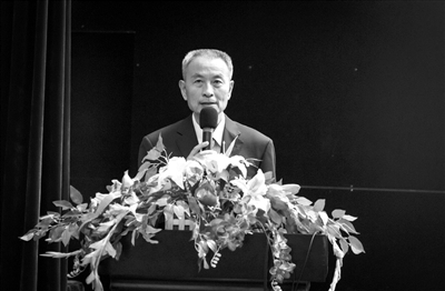 杭州英特外国语学校校长任建华:今年招收10个