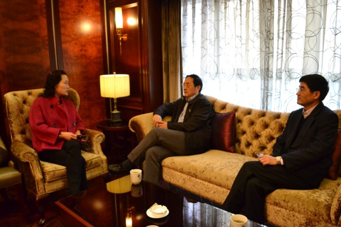 章明伟主席会见美国华侨进出口商会会长叶丹 