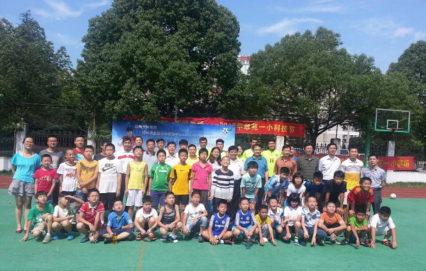 亚洲星动力杭州校园足球训练营在杭举行 中国