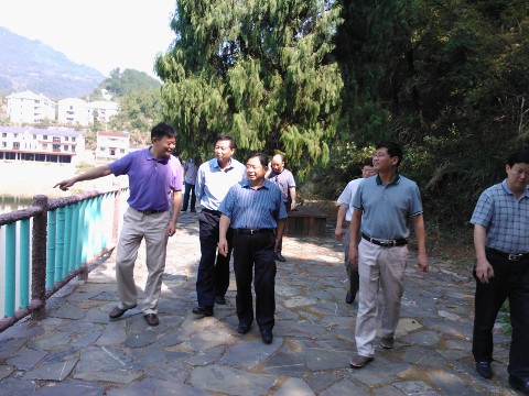 凤山温泉_凤山社会课中低收入户