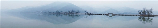 卢春强说，作为杭州的后花园，湘湖有一种野气、仙气。