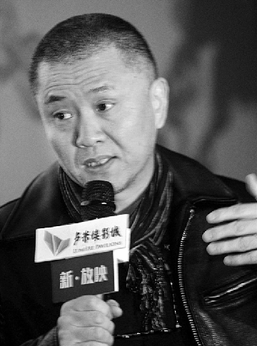 他是张艺谋的同学但他更酷 张秉坚来到杭州