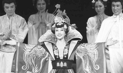 刘晓庆主演的话剧《武则天》要来杭州了