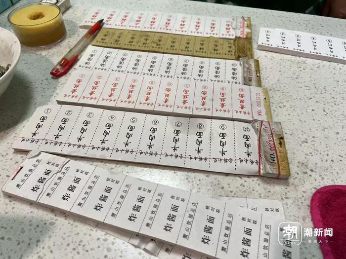 小店是许多人的童年记忆 记者 黄玉环 摄