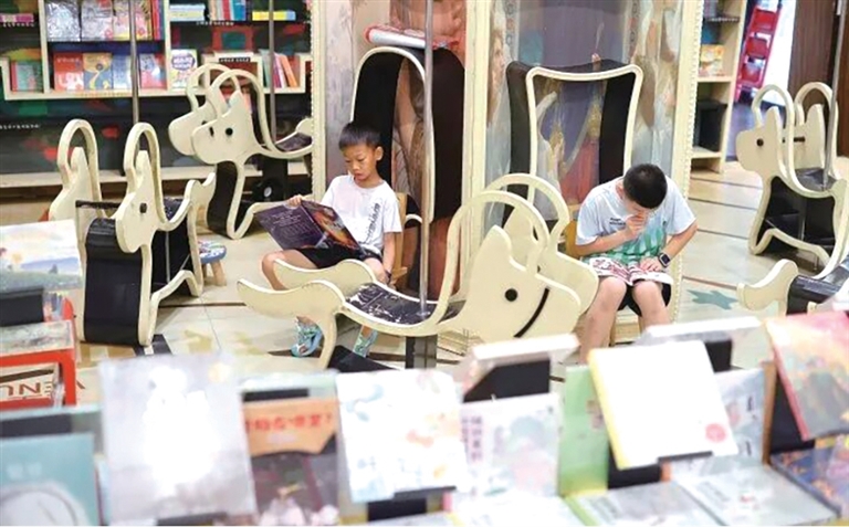 陪伴杭州读者十年、曾引爆全城打卡热潮的网红地标钟书阁书店,即将迎来落幕——门店确认将于今年8月正式闭店。