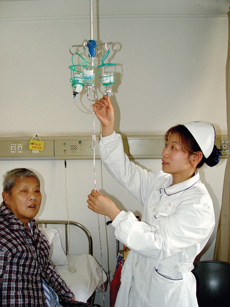 她用天使的微笑温暖人间——记市政协委员,市第一人