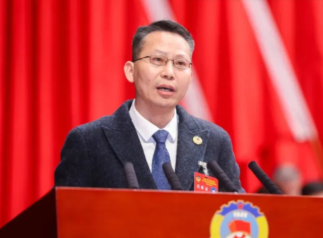 叶军发挥委员力量展现履职风采