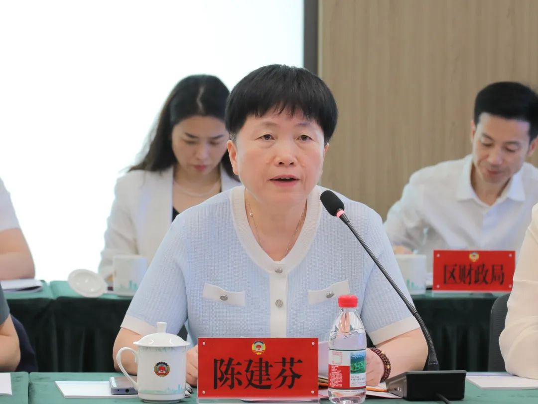 市政协委员,杭州市五云山医院党委书记、院长陈建芬 图片