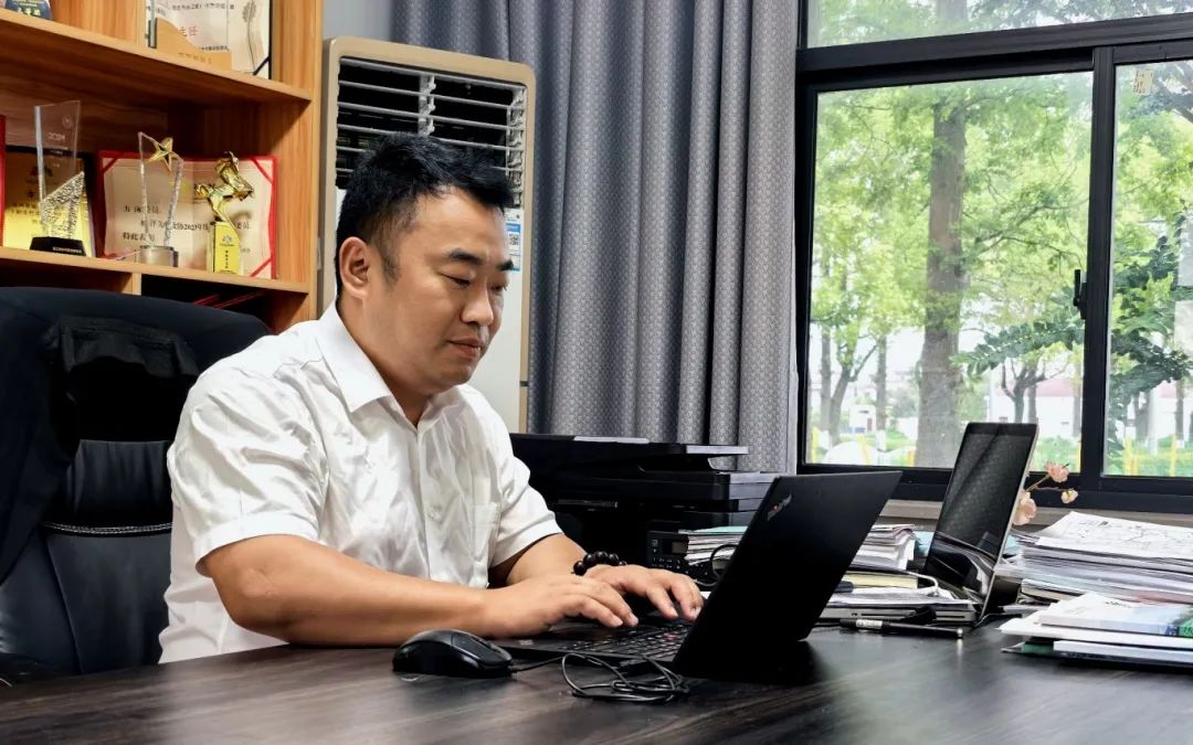 方泳.jpg