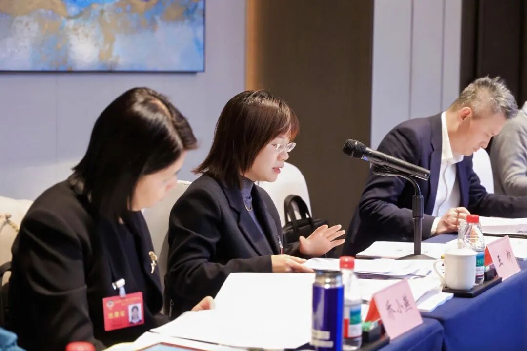 1.20 小组讨论 朱旭洁摄 (15).JPG